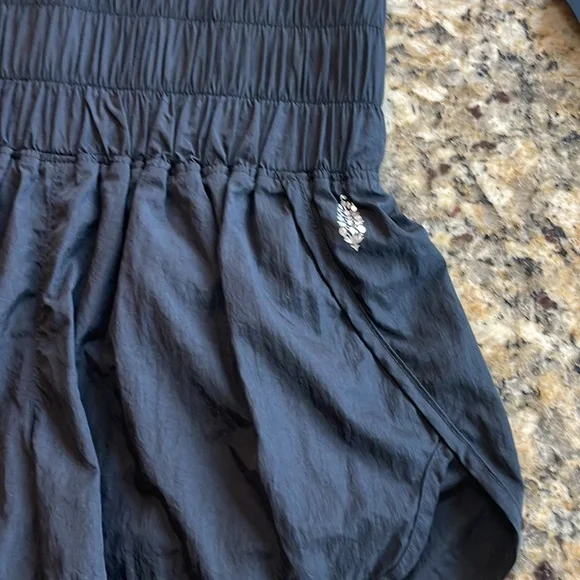 Free People Movement The Way Home High Rise Pull On Shorts Black XS like new - Picture 6 of 8